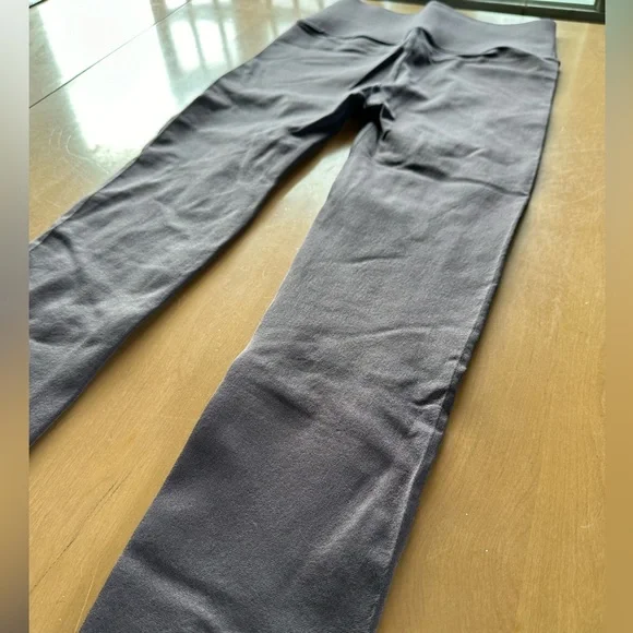 Pants 💜🤍 - Picture 14 of 15